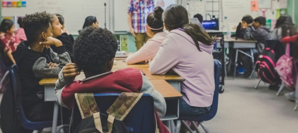 Como o Selo "Escola que Ama Sua Mente" está transformando a saúde mental na educação pública brasileira
